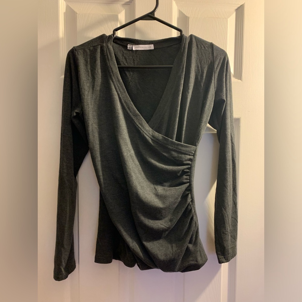 Frederick Ian rushed top. Grey Size XL